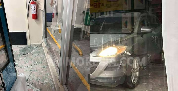 Mujer impacta su auto contra Oxxo en Morelia, rompe cristales y se da a la fuga