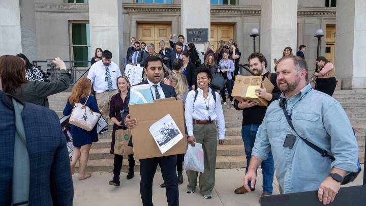 After others departed, Pentagon announces 'new' press corps filled with conservative news outlets