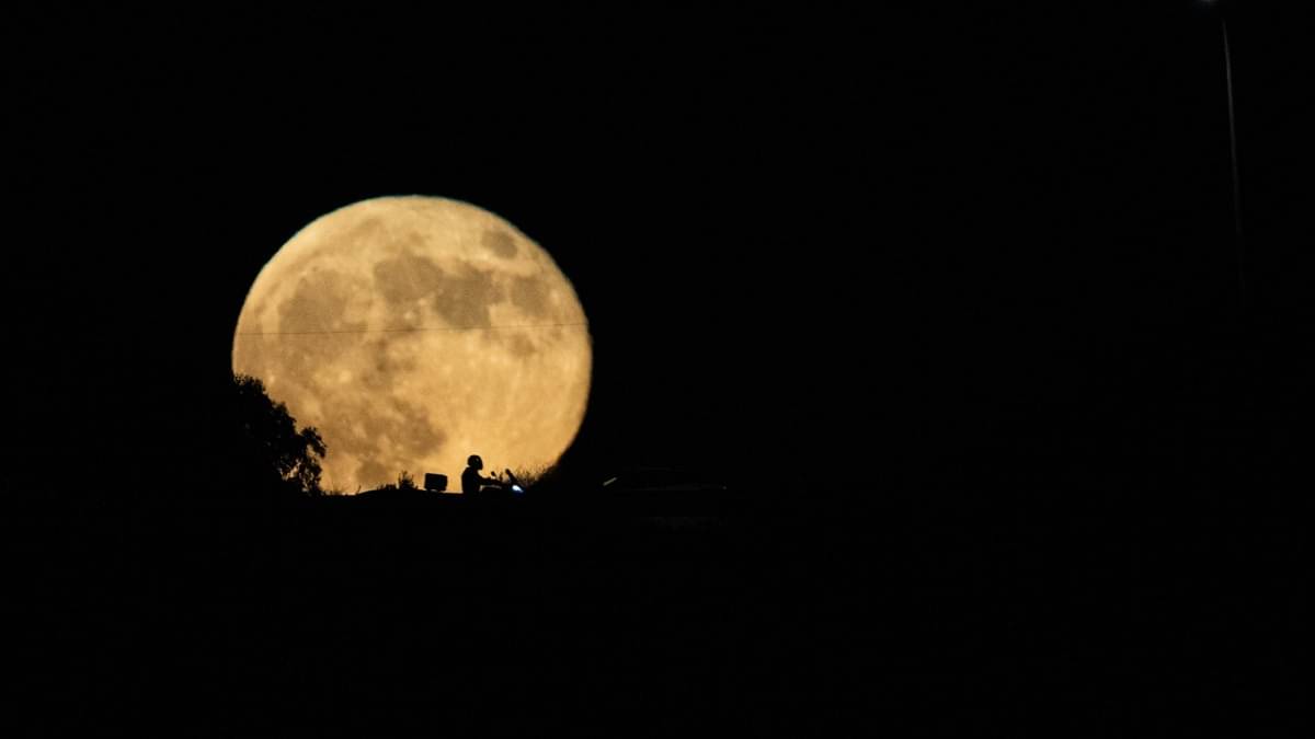 Stargazers Alert! Moon Meets Jupiter In A Stunning Sky Display Tonight Science News