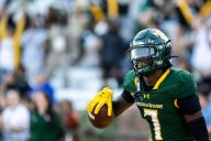 William & Mary limits mistakes, rallies from 11 points down to beat Elon