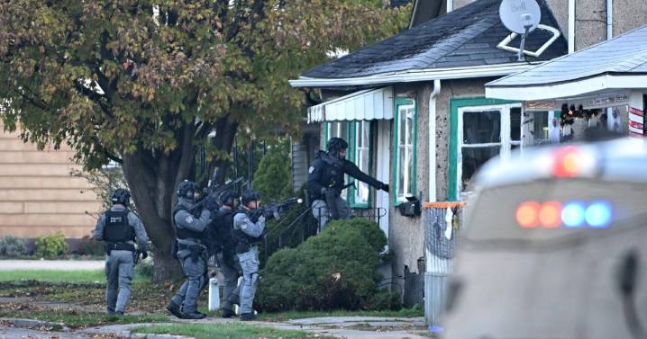 Weapons call leads to standoff in Port Colborne, lockdowns