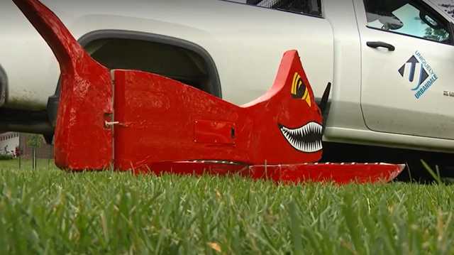 KCCI Investigates: Urbandale’s ‘little monster’ gets geese to move safely, saving taxpayers money