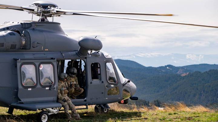 $173 Million: US Air Force Purchases 8 Grey Wolf Helicopters