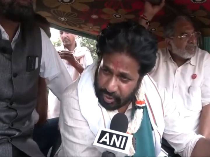 Maharashtra: Former minister Bacchu Kadu leads march to Nagpur