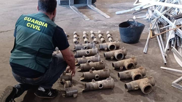 La Guardia Civil detiene a un hombre de 72 años por robar material de riego en dos comarcas de León