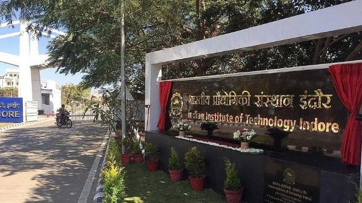 IIT-Indore Researchers Develop Colour-Changing Supercapacitor For Smarter Energy Storage