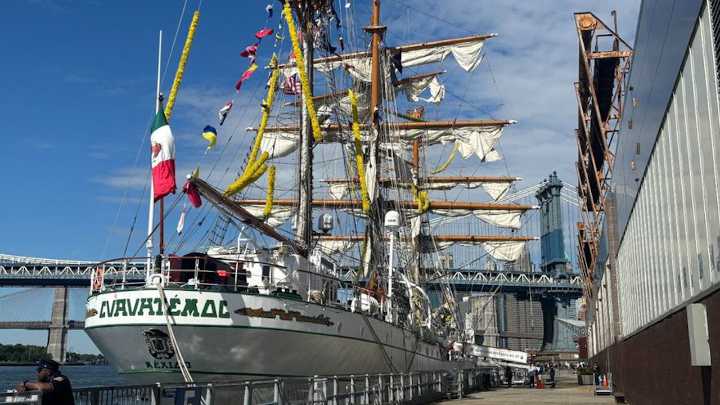 Buque Cuauhtémoc zarpa de EU; volverá a México
