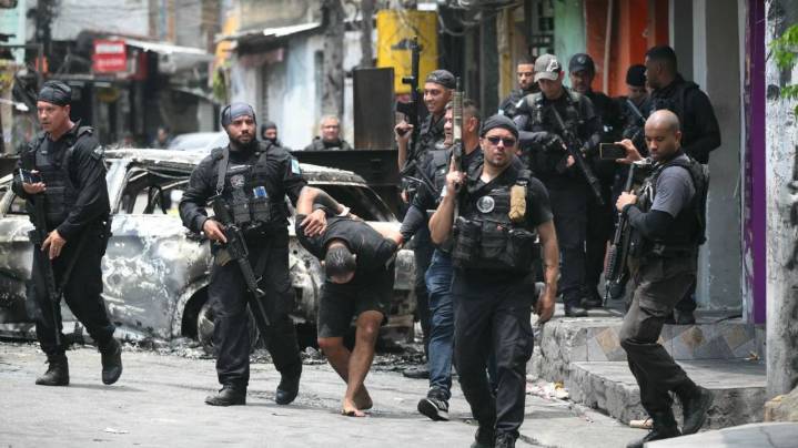 Expertos en seguridad critican el operativo contra las favelas del Alemán y de la Penha