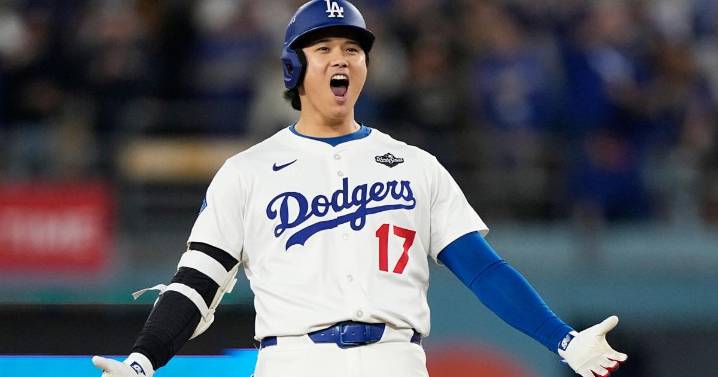 Another big Sho: Ohtani ties record with 4 extra-base hits in World Series Game 3