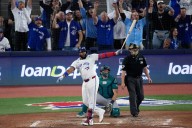 Guerrero hits 6th postseason homer and Blue Jays beat Mariners 6