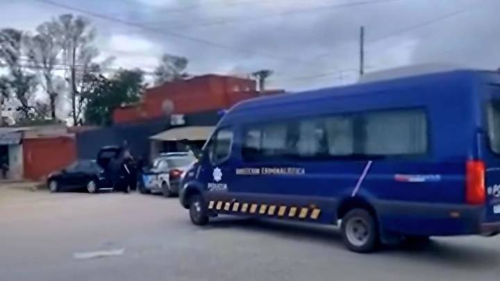 Perdió el control de su moto y falleció tras impactar con una columna de alumbrado