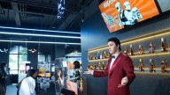 Robot Mall: Cómo es el centro comercial chino que vende animales robots y humanoides