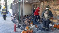 Se intoxican maestros del colegio Oviedo por intentar sofocar incendio en ofrenda escolar