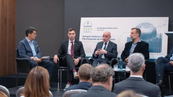 Prieto ve posible abrir el aeropuerto de Andorra-La Seu a vuelos de fuera del espacio Schengen