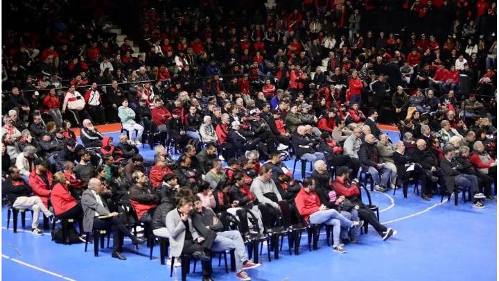 Newell's suspendió la Asamblea y crece la tensión política por el balance