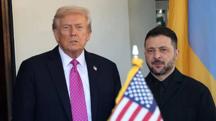 Trump sobre Rusia y Ucrania: "Deben detenerse donde están. ¡Que ambos reclamen la victoria y que la historia decida!"