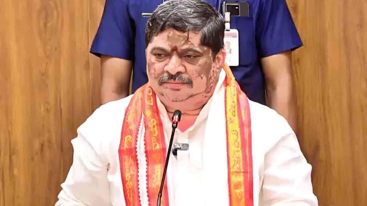 Kurnool Bus Accident Saddens Minister Ponnam Prabhakar