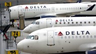 1 injured after Delta Air Lines jets collide at LaGuardia Airport