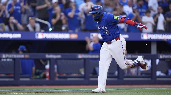 Blue Jays star Vladimir Guerrero Jr. makes franchise history amid scorching streak