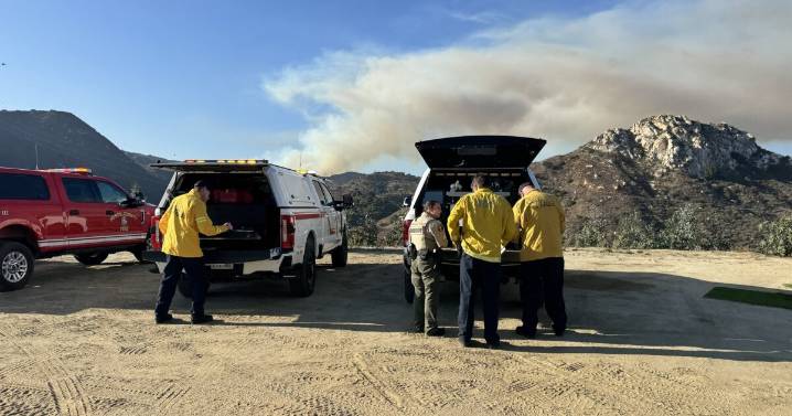 Sandia Fire threatens homes north of Fallbrook