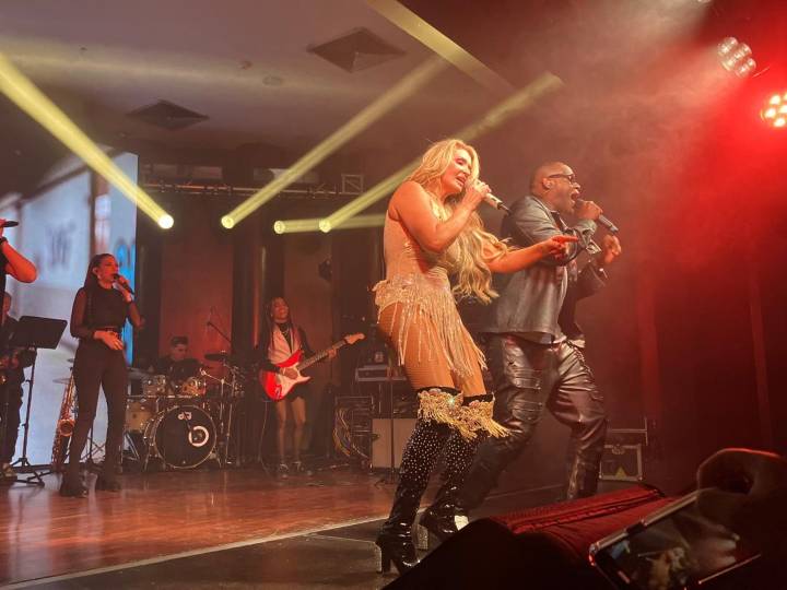 Liz y Magic Juan pusieron a bailar a Caracas con su “Ay, amor tour”