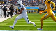 Colts aplastan a Chargers con Taylor como figura clave en SoFi Stadium