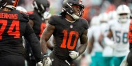 Browns blow out Dolphins 31