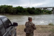 Mantiene Trump intensa campaña antimigratoria pese a reducción de cruces