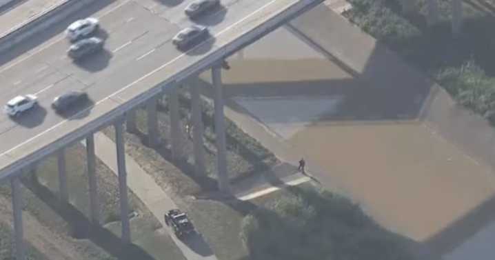 Body found in White Oak Bayou during reported drowning call, Houston PD investigating