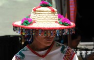 Gobierno de Jalisco entrega 495 becas a estudiantes indígenas