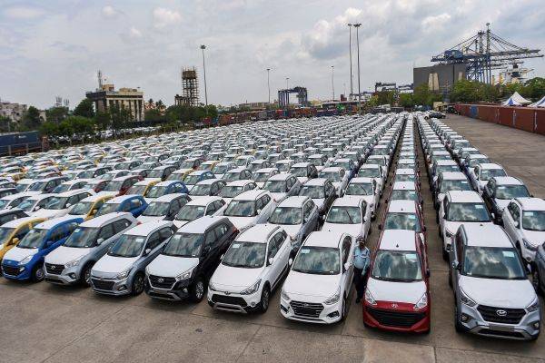 Passenger vehicle dispatches up 4% in Sept at 3,72,458 units: SIAM
