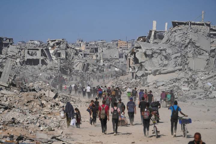 Guerra en Gaza: Lo que sabemos sobre los próximos pasos tras inicio del alto el fuego en el enclave palestino