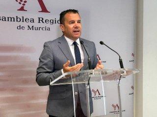 Fernando Moreno: "Todas las ayudas que reciben los agricultores de la Región de Murcia son las que manda el Gobierno de España frente al abandono del Gobierno regional"