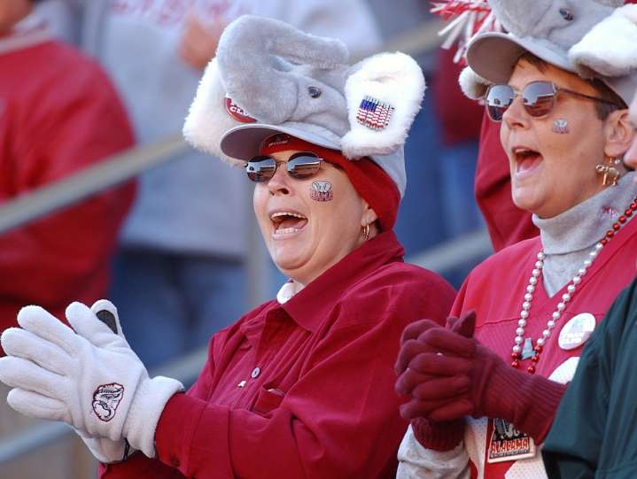 Free streaming options to watch Alabama take on Vanderbilt in SEC college football