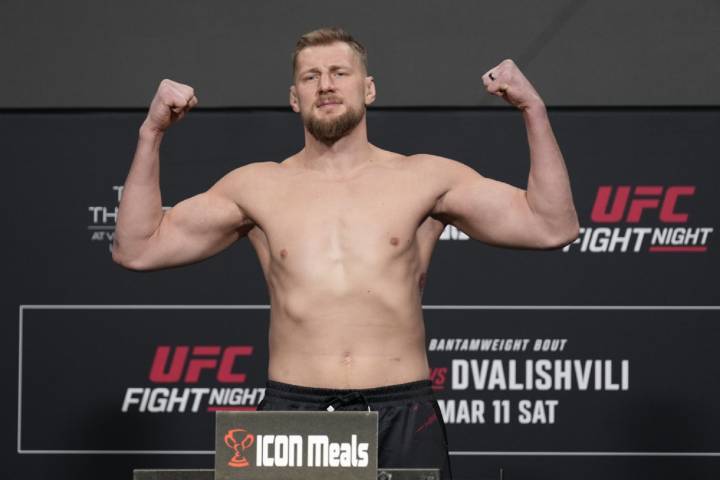 MMA DFS DraftKings Value Picks For UFC 321