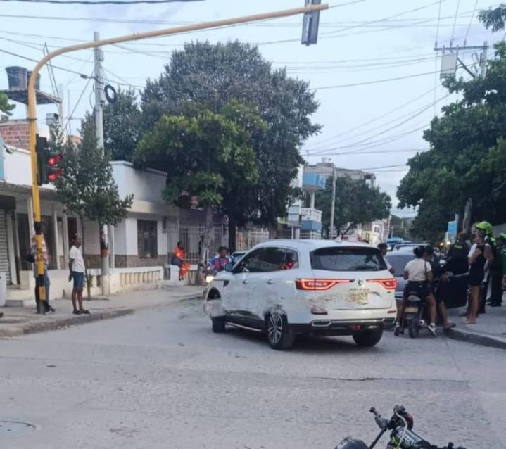 El plomo está bajito en Santa Marta: pareja se salva de ser atacada a tiros en Gaira