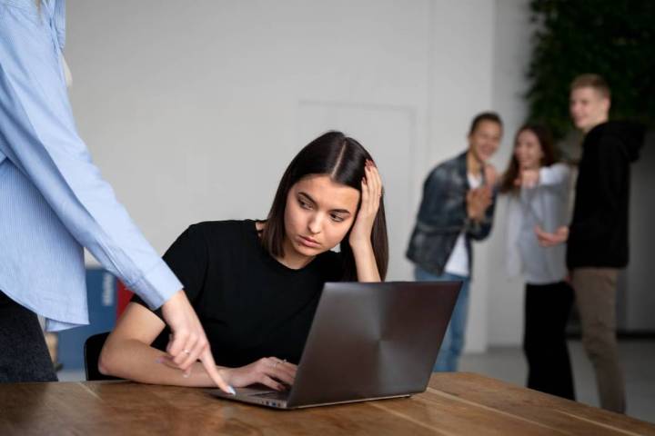 Cientos de empleados en todo Estados Unidos se enfrentan a despidos en octubre: estas son las empresas que reducen su plantilla