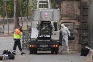 Thieves steal crown jewels in 4 minutes from Louvre Museum