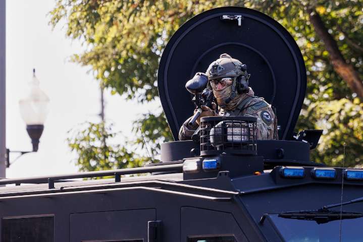 Trump plans to federalize 300 troops in Illinois, as judge blocks a similar mobilization in Oregon