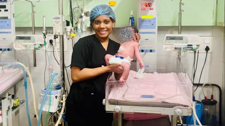 'Saved Lakshmi Devi': Doctor Leaves Diwali Puja To Perform Emergency Operation, Internet Applauds Her In Viral Tweet