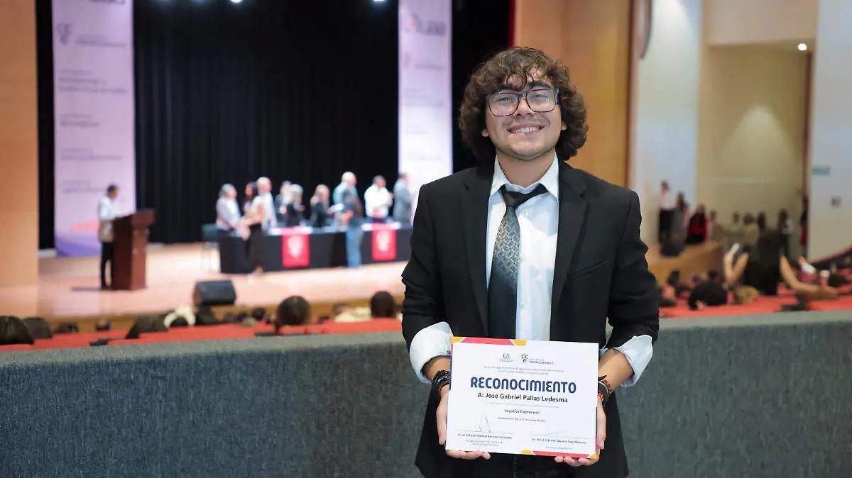 ¡UAA reconoce a estudiantes destacados y docentes mejor evaluados del semestre enero