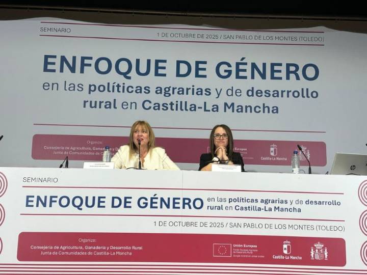 El Gobierno regional subraya que la igualdad entre mujeres y hombres en el medio rural es una condición imprescindible para garantizar el futuro de los pueblos La viceconsejera de Política Agraria Com