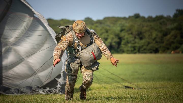Troops turning to military relief groups for cash with next paycheck  in doubt