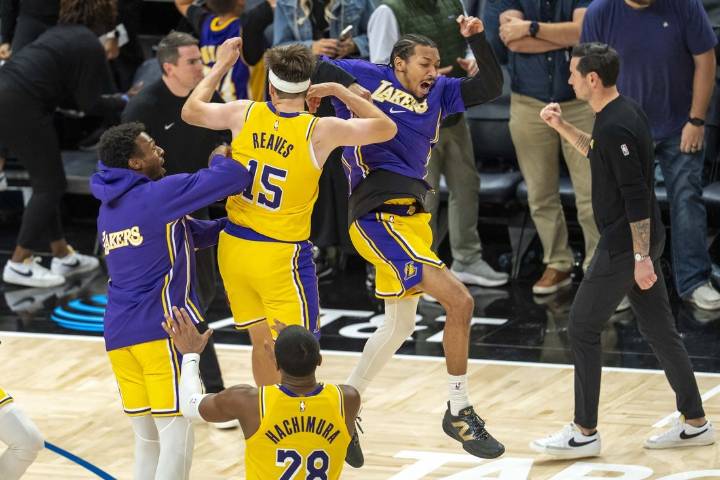 Deadspin | Red-hot Austin Reaves leads Lakers into NBA Cup clash with Grizzlies