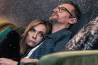 De solo seis capítulos. La serie de Netflix basada en una obra de teatro que cuestiona la fidelidad
