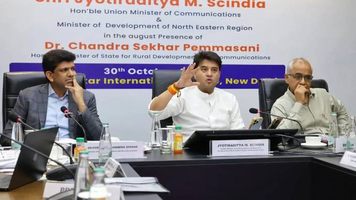 BSNL achieves 93% revenue run rate in Q2, Scindia sets 7