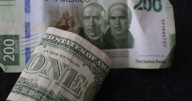 El peso avanza tras reporte de inflación de EU