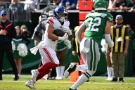 Deadspin | Giants RB Cam Skattebo dislocates ankle vs. Eagles
