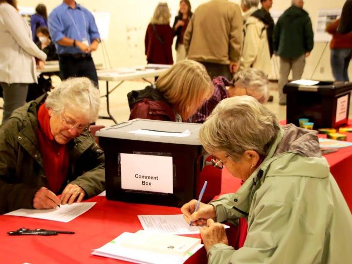 Highway 401 expansion public information session held in Lansdowne