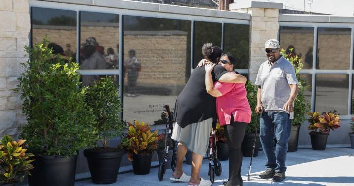 Jefferson Parish unveils $3.6M park and memorial to remember those who died of COVID